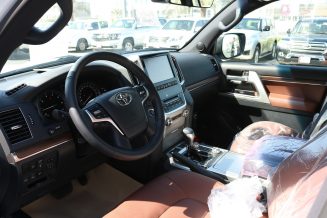 Toyota Land Cruiser VXS 5.7 L